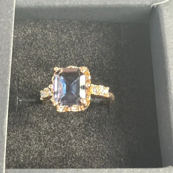 Ring size 6 - Picture 2 of 5